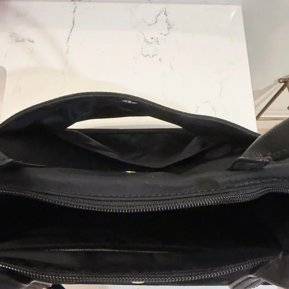 Michael Kors Medium Kelsey Travel Tote Bag with Gold Accents - Picture 9 of 9